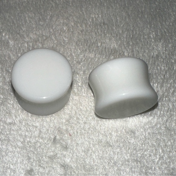 New 16 mm Ear Plugs piercings Earrings lobes never worn - Picture 1 of 5